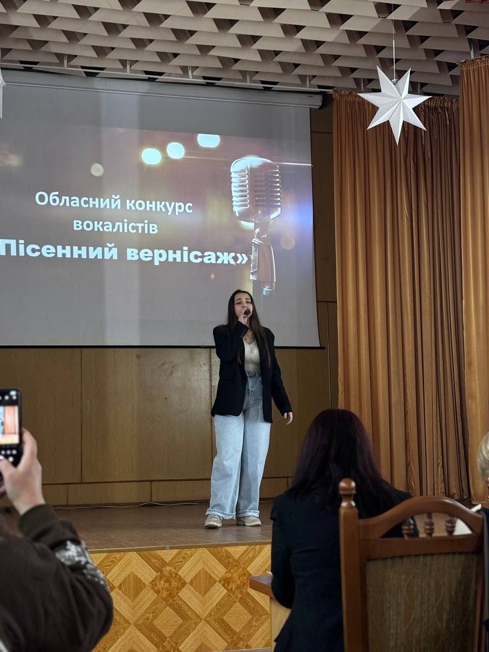 Студентки – учасниці конкурсу «Пісенний вернісаж» - новина коледжу